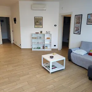 https://lacasadialice2.it-lombardy.com